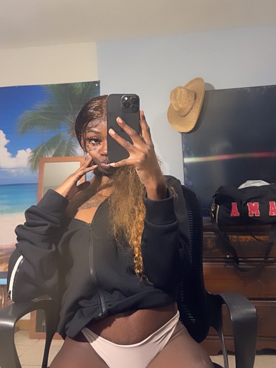 ThickAssAnn's tweet photo. Im Only Thick When I Bend ova Or Sit Onit 🧘🏾‍♀️🤷🏾‍♀️ https://t.co/79C91e1Blo