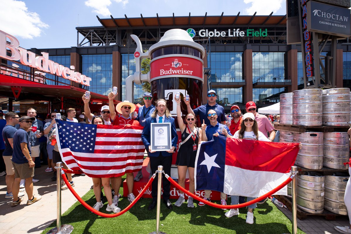 Rangers's tweet photo. America The Beautiful 🍺 🇺🇸 https://t.co/l1ltlMJk1x