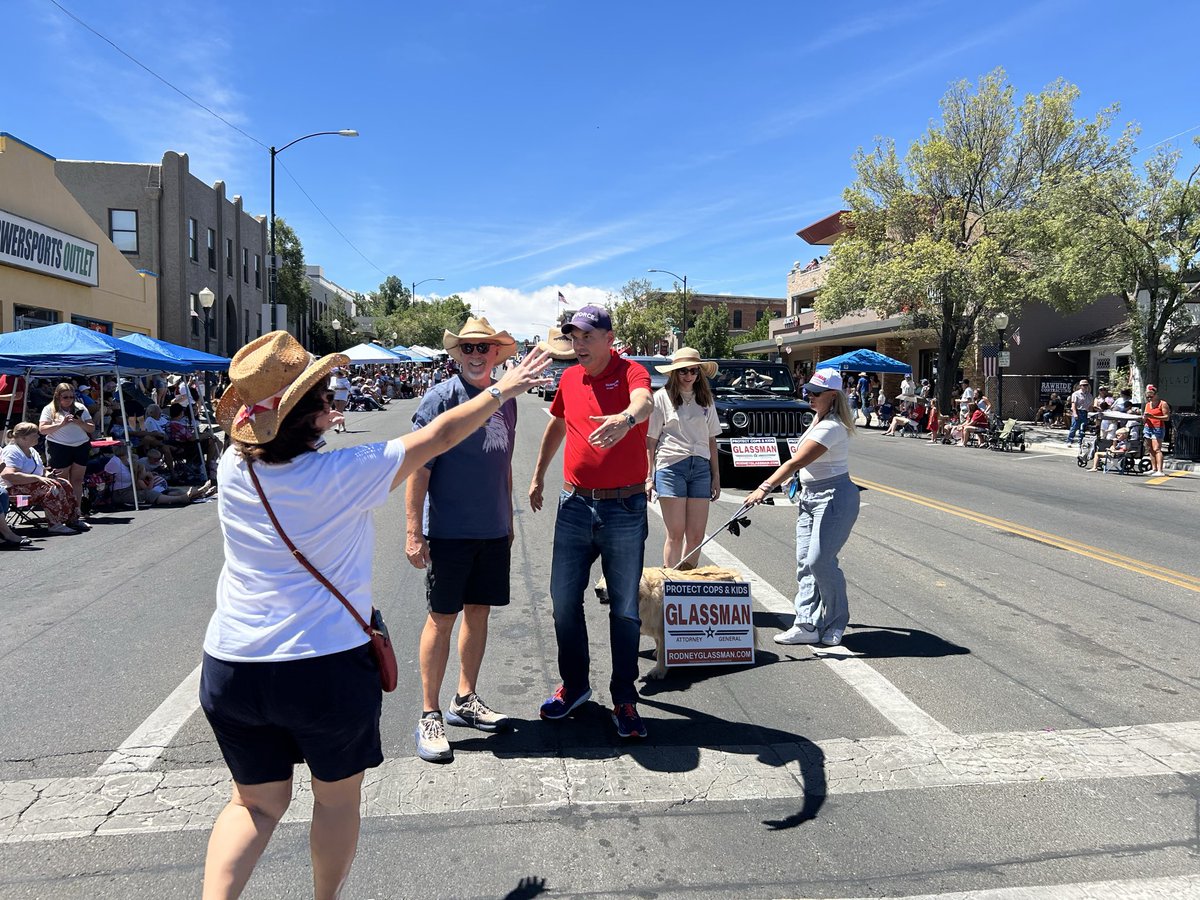 rodneyglassman's tweet photo. An absolutely fantastic start to our 250th birthday! I'm grateful for so many volunteers joining our family at the Prescott 4th of July Parade! 

I can't wait to see all these patriotic Arizonans at the Rodeo! https://t.co/EWxWSxlZhS