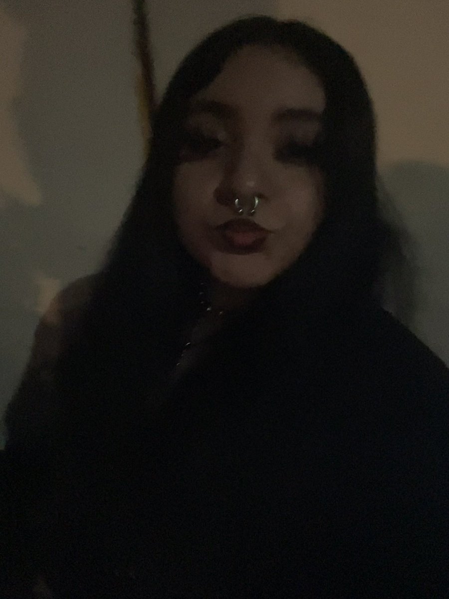 graveyardtearz's tweet photo. https://t.co/f7g6wj2FdR