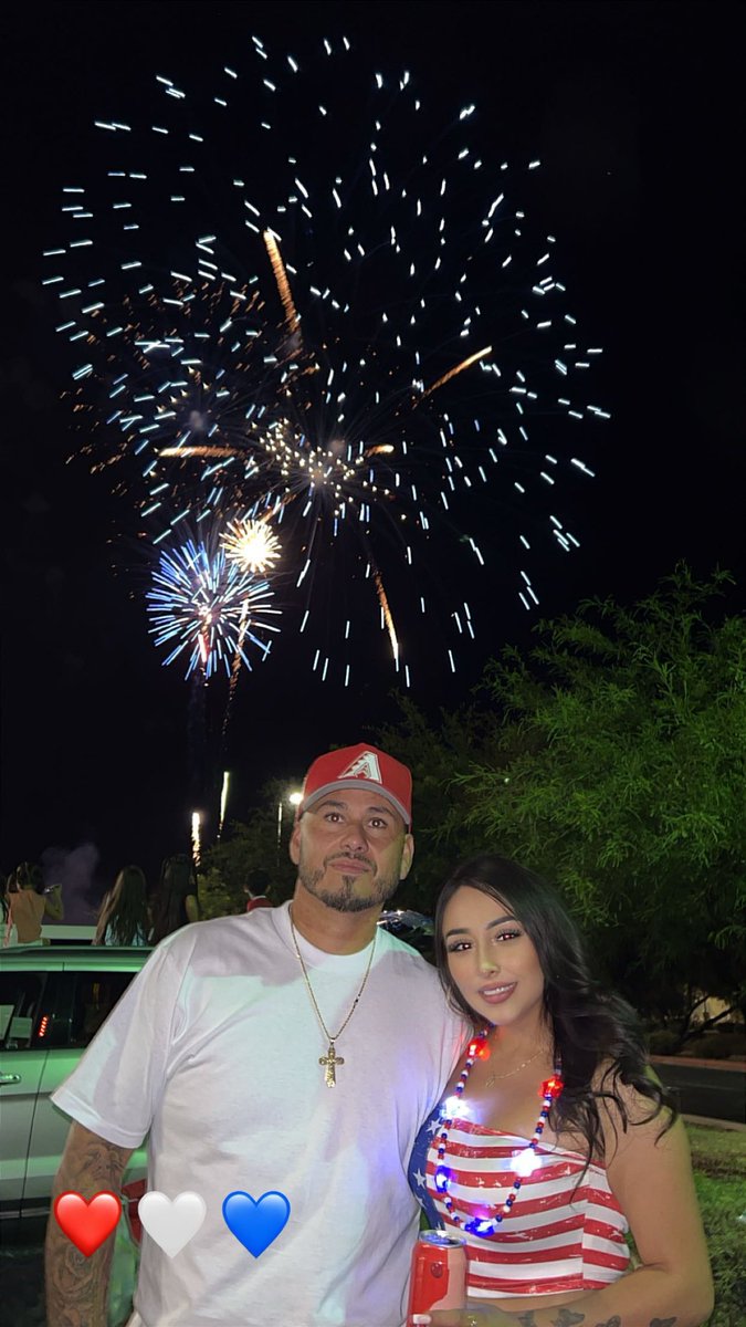 veronicaaisabel's tweet photo. Happy 4th from me &amp; my honey❤️🤍💙 https://t.co/3VwIg93txY