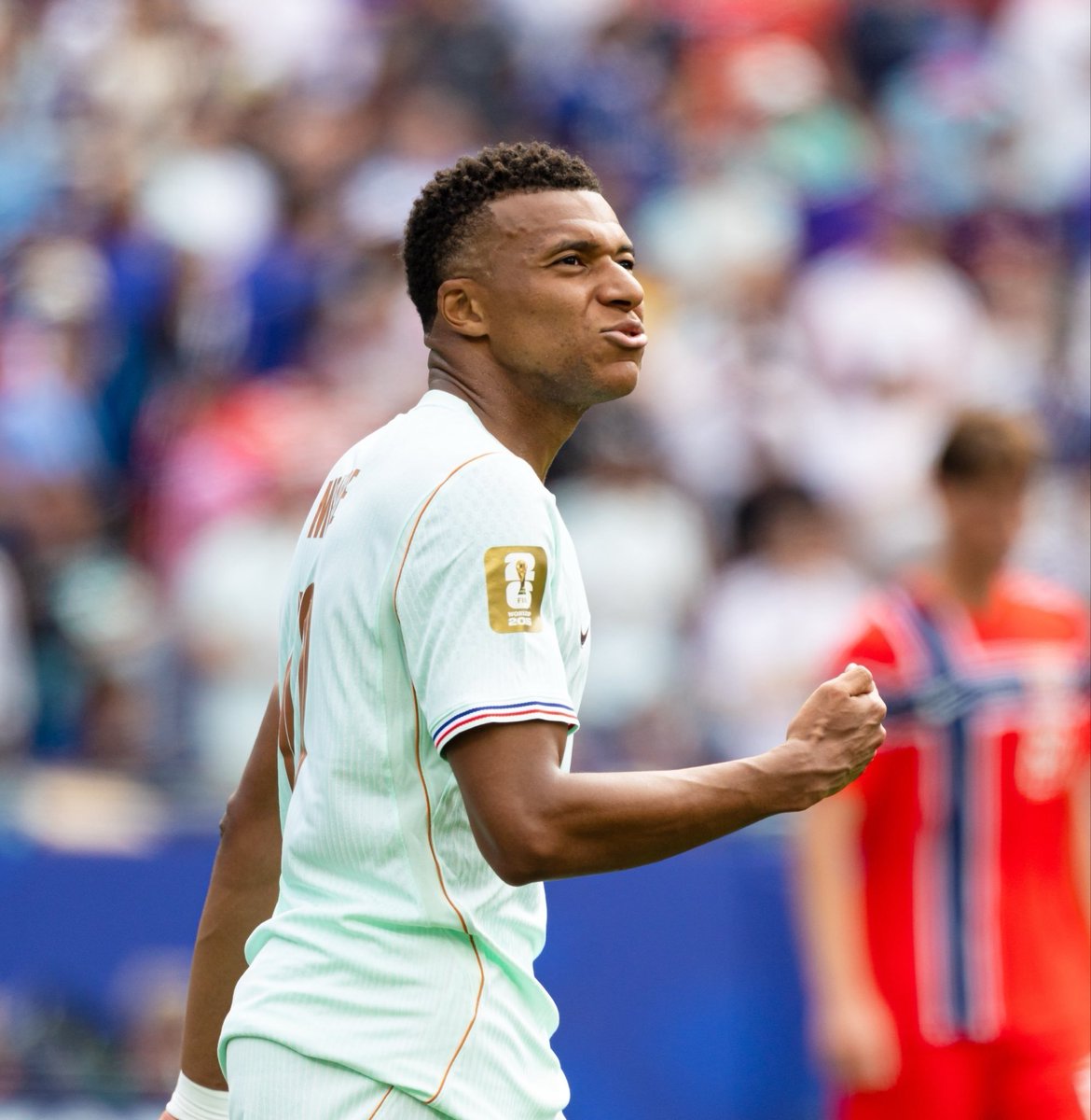 AymenBall's tweet photo. 🚨🚨🇫🇷 | أكثر اللاعبين الفرنسيين مشاركةً في تاريخ كأس العالم:

🥇 20 — هوغو لوريس
🥈 19 — كيليان مبابي 🆕
🥈 19 — أنطوان غريزمان
4️⃣ 18 — أوليفييه جيرو
4️⃣ 18 — رافاييل فاران https://t.co/ziy2rLV4BE