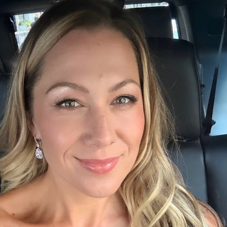 swifferupdates's tweet photo. 💍| Colbie Caillat looked stunning at Taylor's wedding yesterday! https://t.co/UOSqBcIbuP