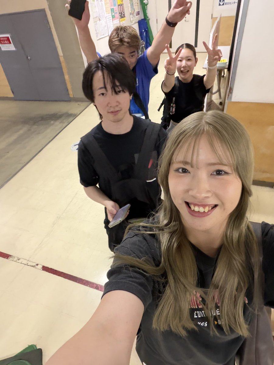 m_rio_ds's tweet photo. 【草津の日常^^】

久しぶりに😢...‼️
草津はいつも通り仲良しこよしです\(ˊᗜˋ)/
今月からは新しい挑戦も初めてまだまだ未熟すぎて頑張らないと行けない気持ちでいっぱいです❤️‍🔥

後、もうすぐ七夕なのでお店のみんなに願い事も書いてもらってます🧑‍🩰

 #イオンモール草津
 #7月も頑張ろう✊🏻 https://t.co/wpwXD6FCrr