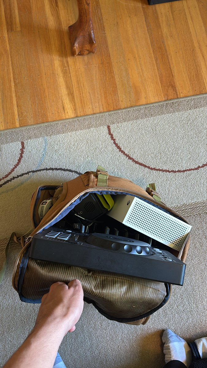 krumperjumper's tweet photo. Man’s necessities https://t.co/KXkzUB8TyB