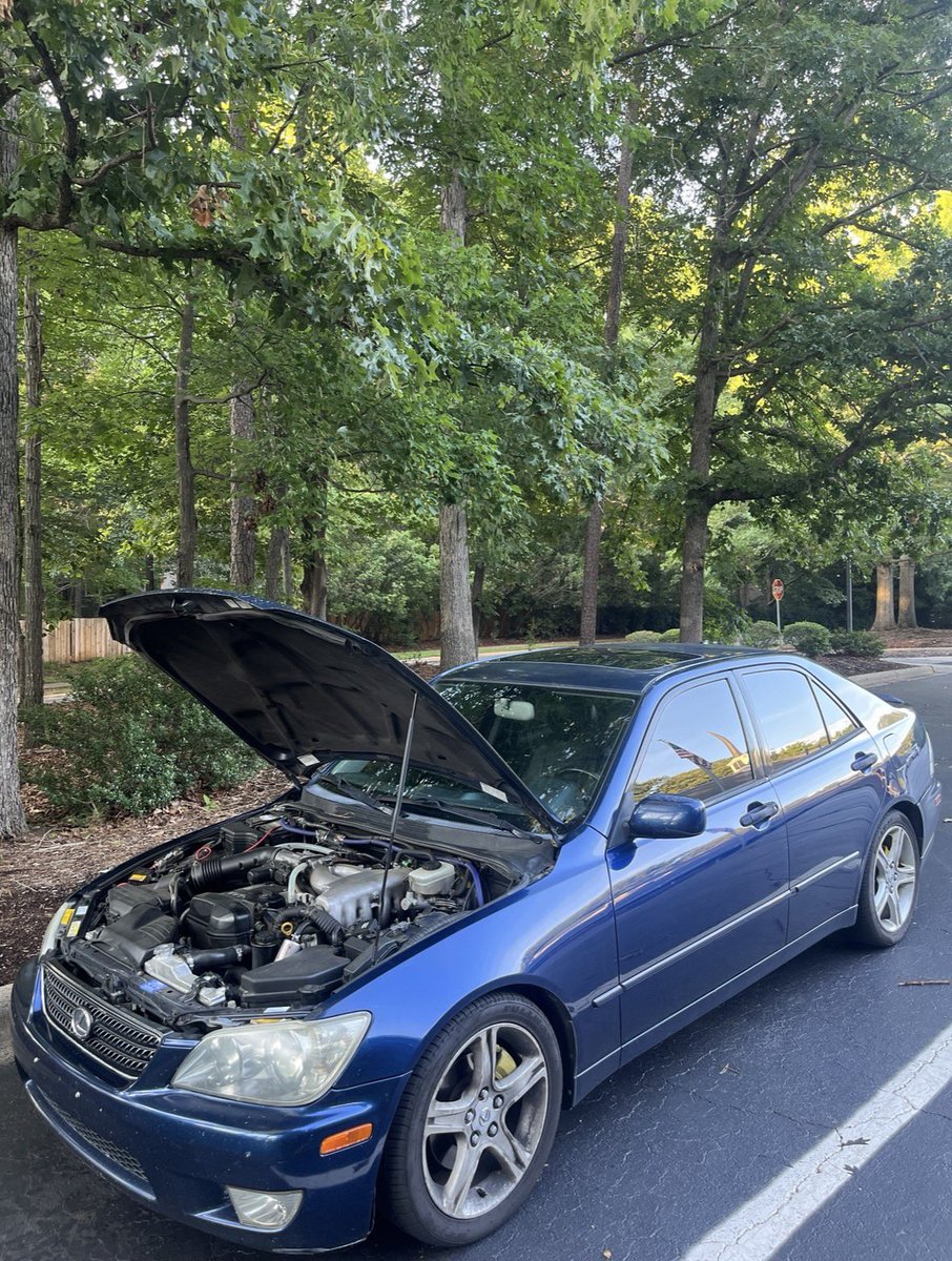 sha13imran's tweet photo. We’re Costco guys! Of course we don’t torque down a single bolt on a car even if it’s important! #livingmylifelikeitsgolden https://t.co/LoRWMhRsku