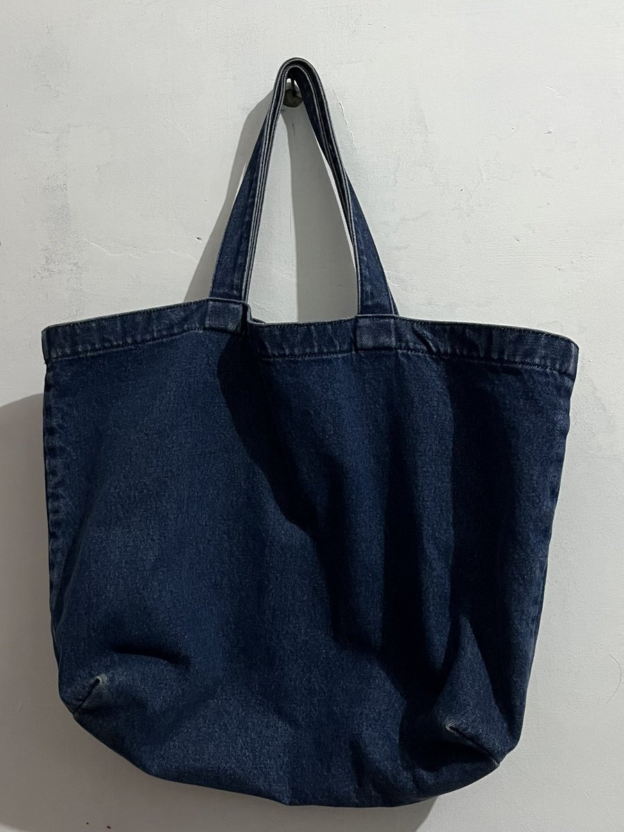 jwaemcore's tweet photo. wts//want to sell preloved
gentle woman denim tote bag 150K

exc admin oren (freeong)
beli di thailand thn lalu
📍Bandar Lampung
t. jual tas navy gw th bekas https://t.co/OdTPVH9LFm