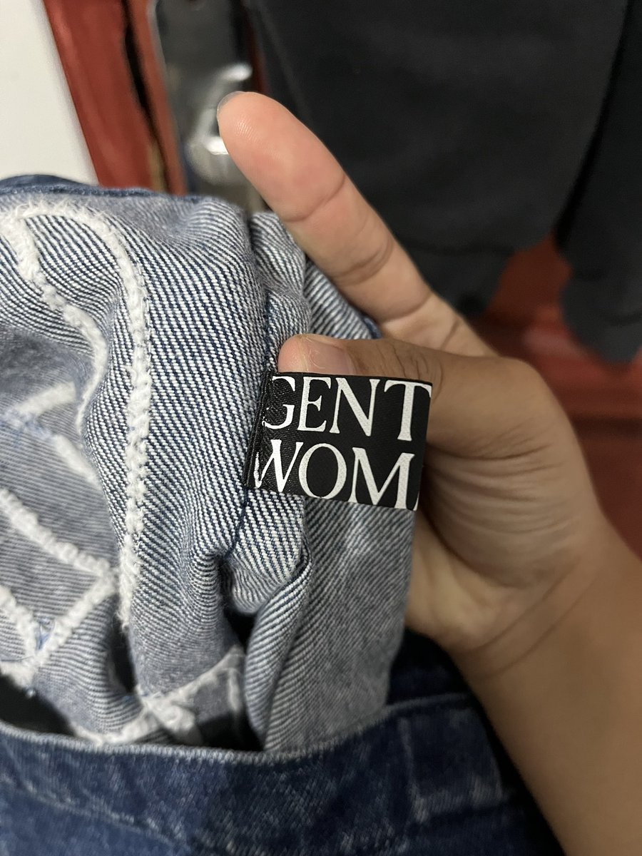 jwaemcore's tweet photo. wts//want to sell preloved
gentle woman denim tote bag 150K

exc admin oren (freeong)
beli di thailand thn lalu
📍Bandar Lampung
t. jual tas navy gw th bekas https://t.co/OdTPVH9LFm