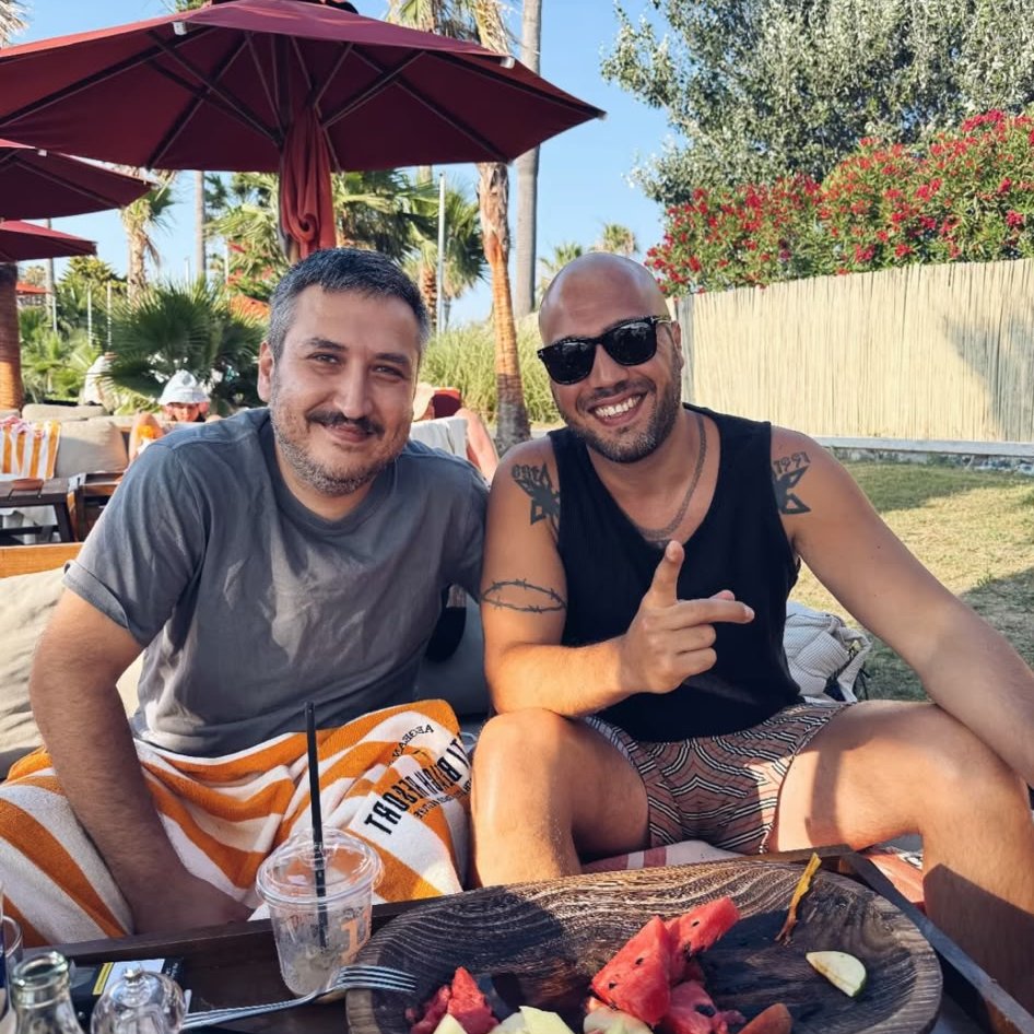 bpthaber's tweet photo. Ben Fero, Feyyaz Yiğit ile bir araya geldi. https://t.co/ax43UZlN1K