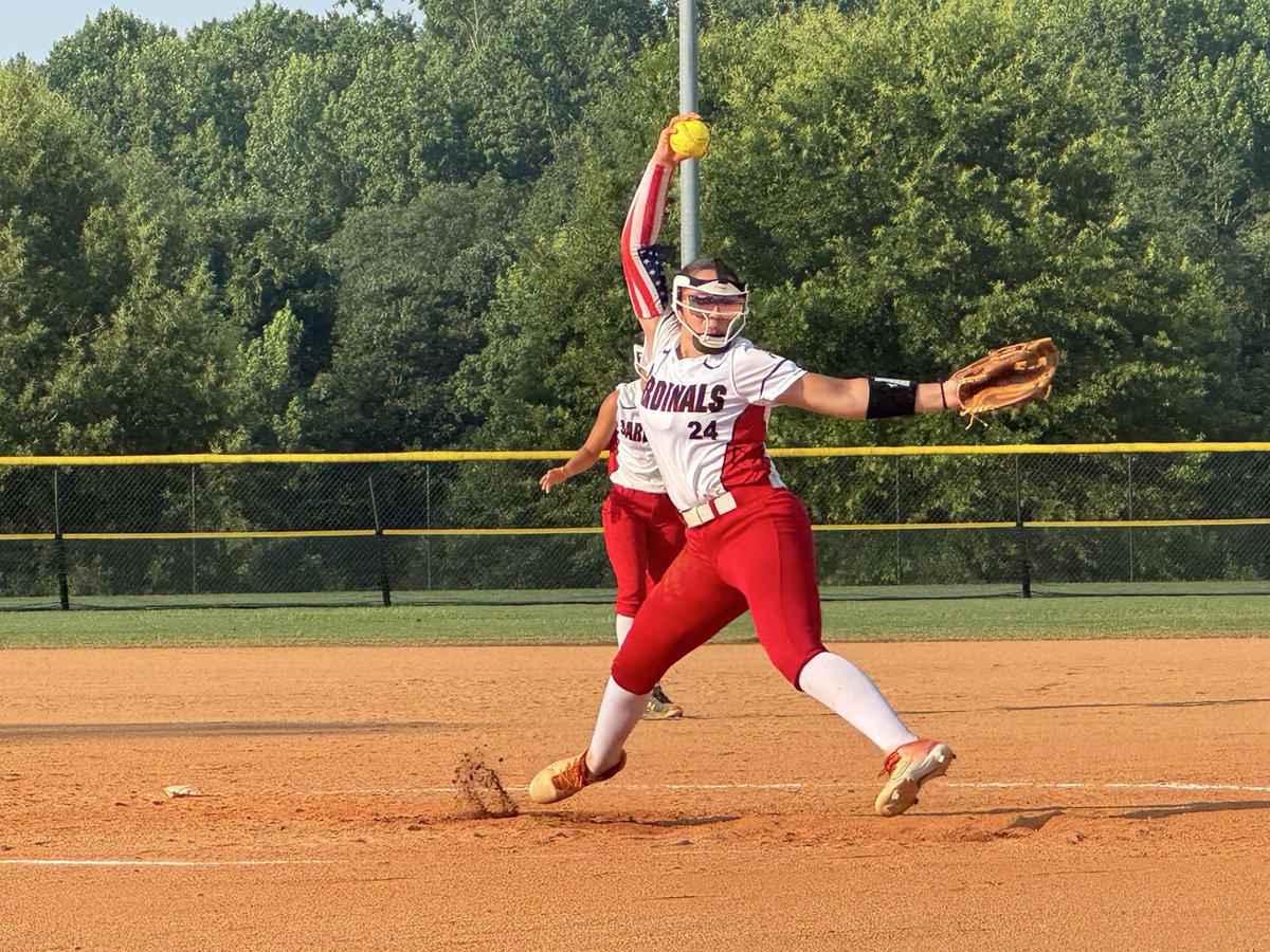 MadelynnBeckham's tweet photo. Started off the Top Gun East Coast Explosion with a 💣 In my first AB. Bracket play starts tomorrow after 3 hot days of pool play. 
#Classof2030
@LibertySB 
@CoachDot_LU 
@CarleighNester 
@SoftballDown 
@CoastRecruits 
@ExtraInningSB 
@LineDsoftball 
@D1Softball 
@los_stuff 
@gatorjack72 
@SoftbalAmerica 
@tagupSoftball