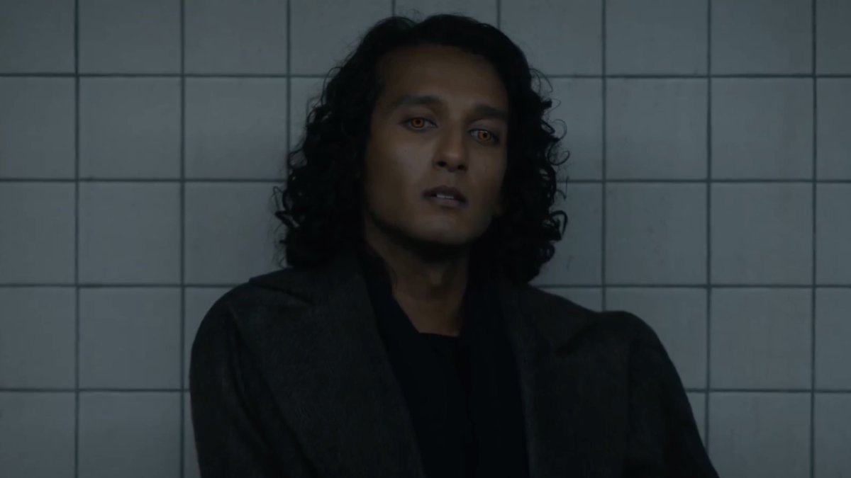 maironcore's tweet photo. #tvlspoilers his hair is longer in new york bc thats where the evil is stored https://t.co/Yr09o6LwX2