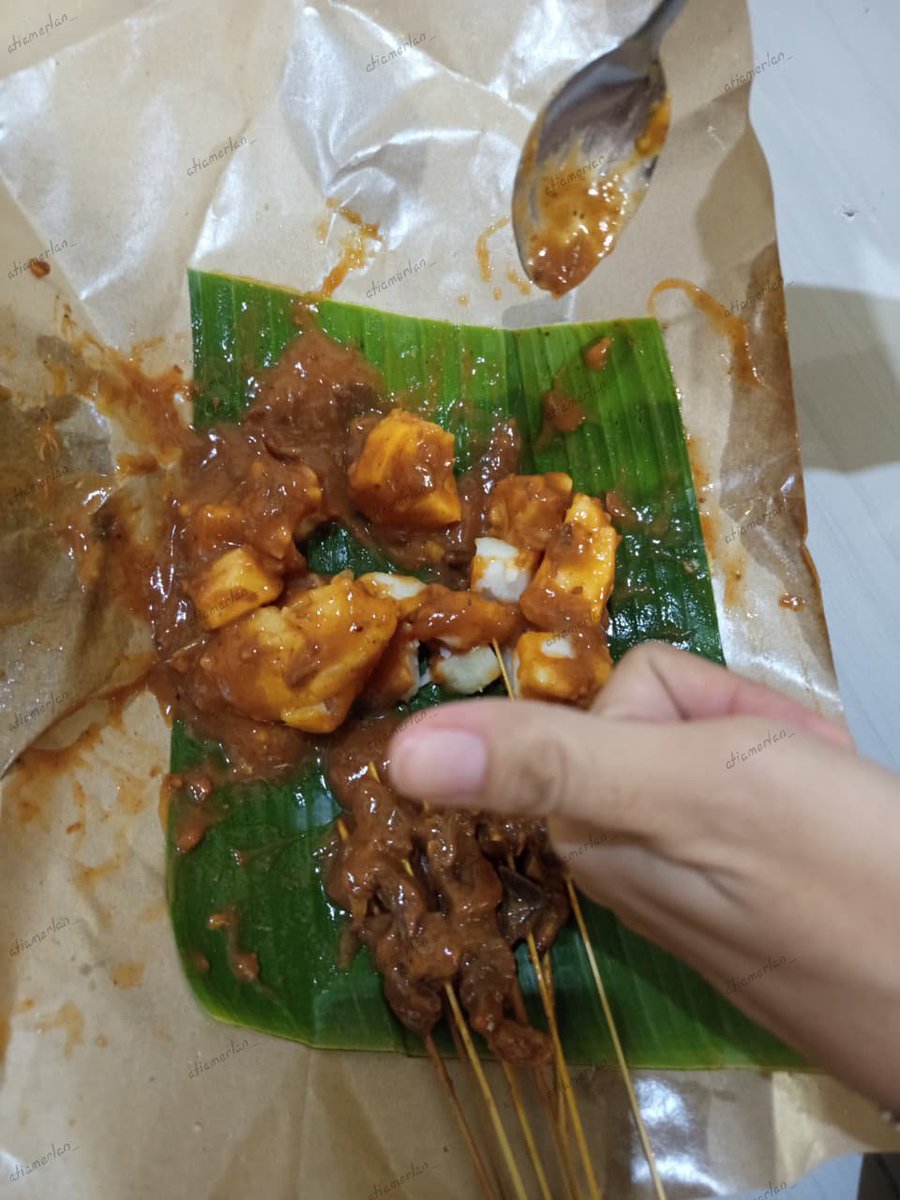 atiamerlan_'s tweet photo. awal bulan banyak banget orang kawinan ya, baru sampe karawang jam segini.. 😌 https://t.co/lyxClDhHTl