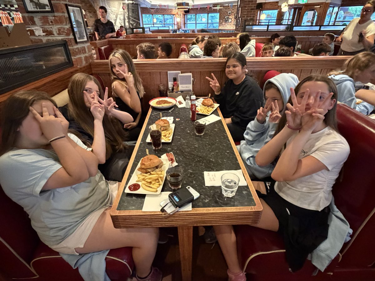 TMCSResidential's tweet photo. We’ve had a lovely dinner at Frankie and Benny’s and are now heading back to the hotels for much needed rest! https://t.co/ukyGM5dpl8