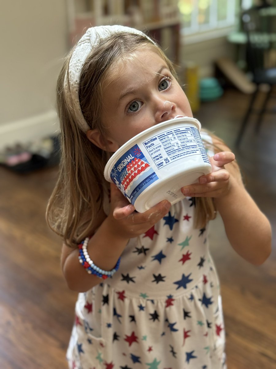 JennieBLichter's tweet photo. July 4, 2026: the Lichter kids discover Cool Whip.  God bless America. https://t.co/t1WP4mHN1X