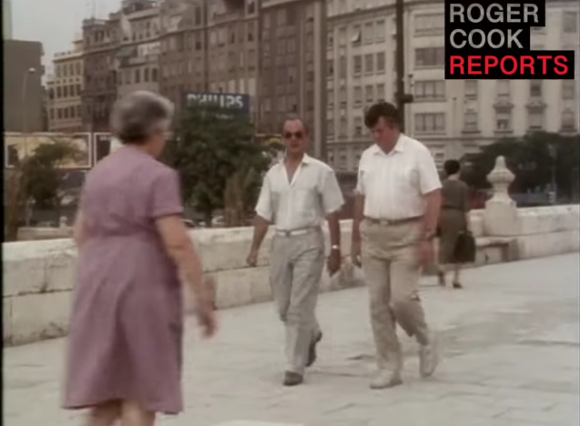 SophieTucker88's tweet photo. @TvDidYouSee That week's edition of The Cook Report 31 years ago saw Roger Cook give an Update on the events of the past few series, ranging from the Costa Del Crime & Contract killers to Spanish Fishing Pirates & the Illegal Arms Dealers. #ITVCentral #RogerCook #TheCookReport https://t.co/fh9OabviJU