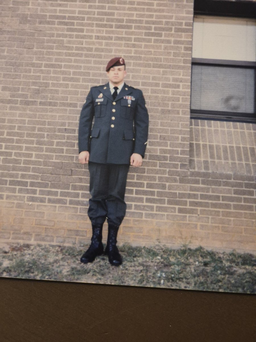 cory_warnshuis's tweet photo. @wayofftheres 
My last day at Bragg. ETS November 1998. https://t.co/UCfRzOGkQW