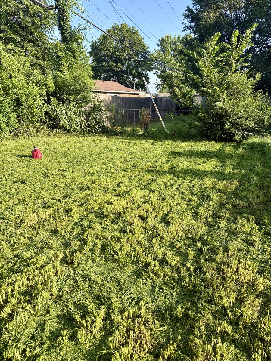 mike54371842's tweet photo. Years later, those walkways are still there and still solid. About the only maintenance they need is pulling a few weeds every now and then. Sometimes simple really does last.
#BuiltToLast #TraditionalSkills #Craftsmanship https://t.co/6o9r3qKM5b