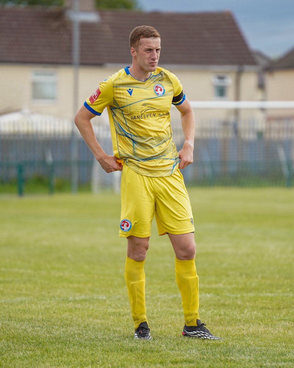holsmc16's tweet photo. thought I’d left 😂
@cammelllairdfc v @vmfc_ https://t.co/S2N3vtNjnY