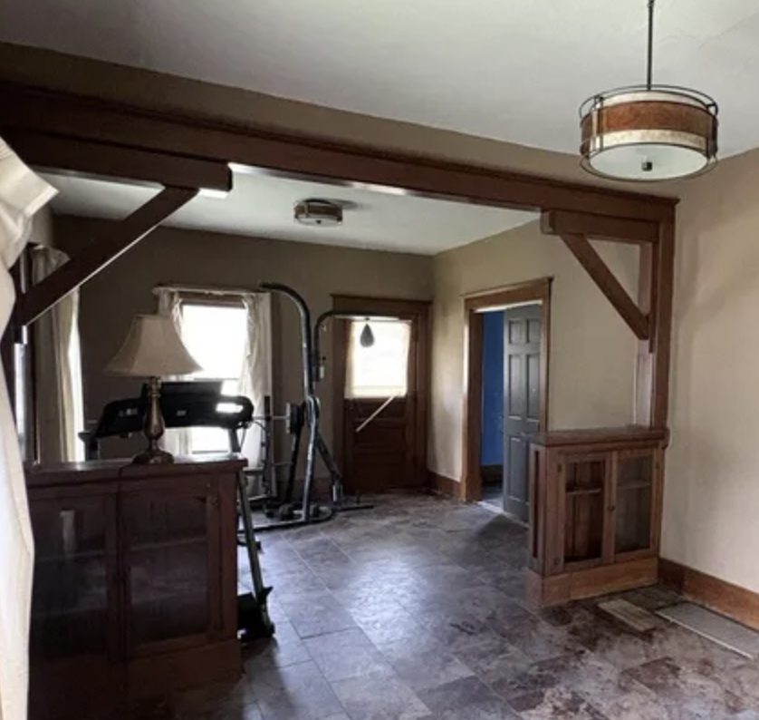 oldhouseunder50's tweet photo. c.1900 Cozy #Iowa #Home With Original Elements and 1.34 #Acre $55K.
https://t.co/9qfdJcjprE https://t.co/VqJsz9kDT7
