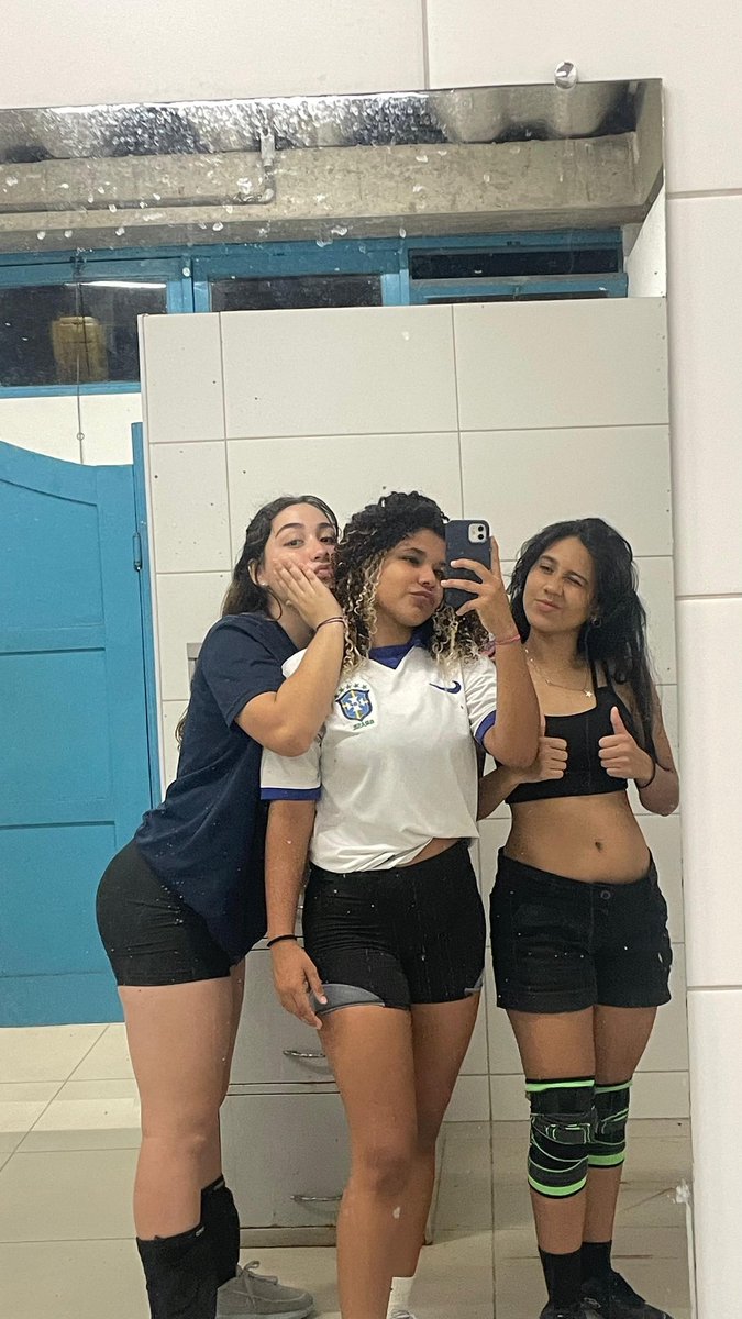 escrotinho tweet media
