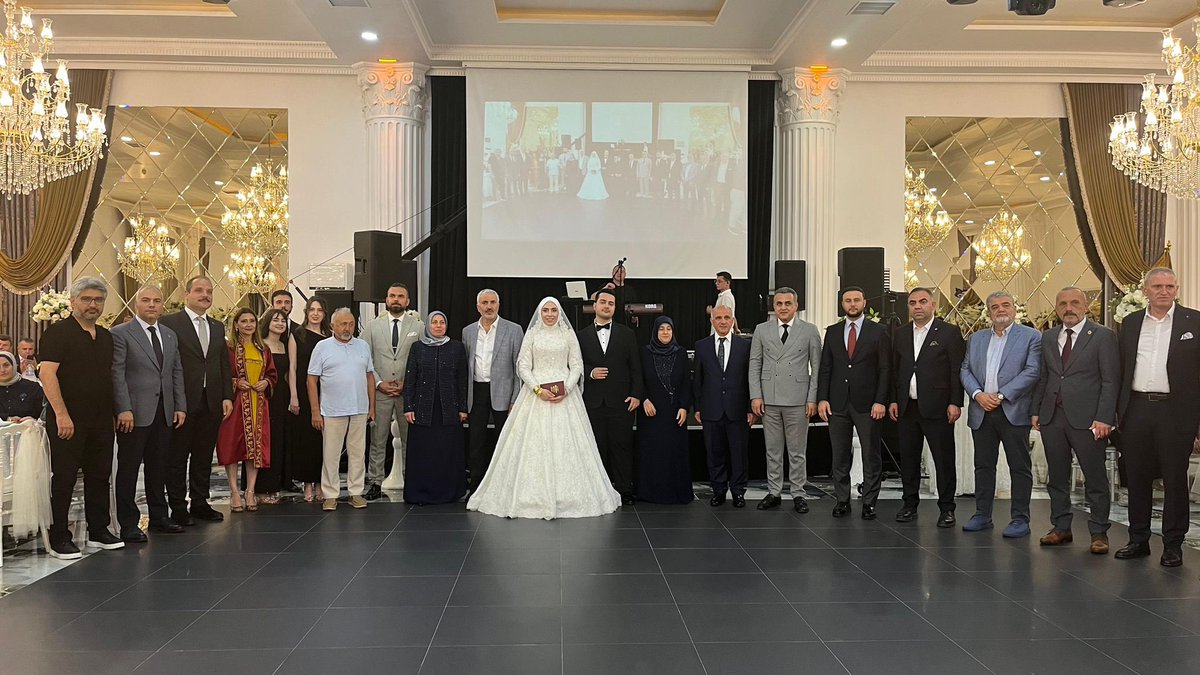 MuratGulep's tweet photo. Kıymetli abim Hikmet Kişmiroğlu’nun evlatları Cemalettin ve Hümeyra’nın mutluluklarına ortak olduk.

Genç çiftimizi gönülden tebrik ediyor, Rabbim ömür boyu sağlık, huzur, mutluluk ve bereket içinde bir yuva nasip etsin. Hayırlı ve uğurlu olsun. 🤲💐 https://t.co/TP8MyZHRQ8