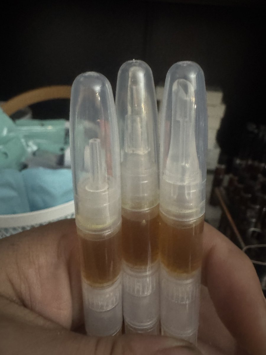 NFTignition's tweet photo. I’ve got 3 blunt “brushes” with apple pie rosin decarbed, 1gram total. 3 different tips. $45 each shipped https://t.co/tiZQEopkml