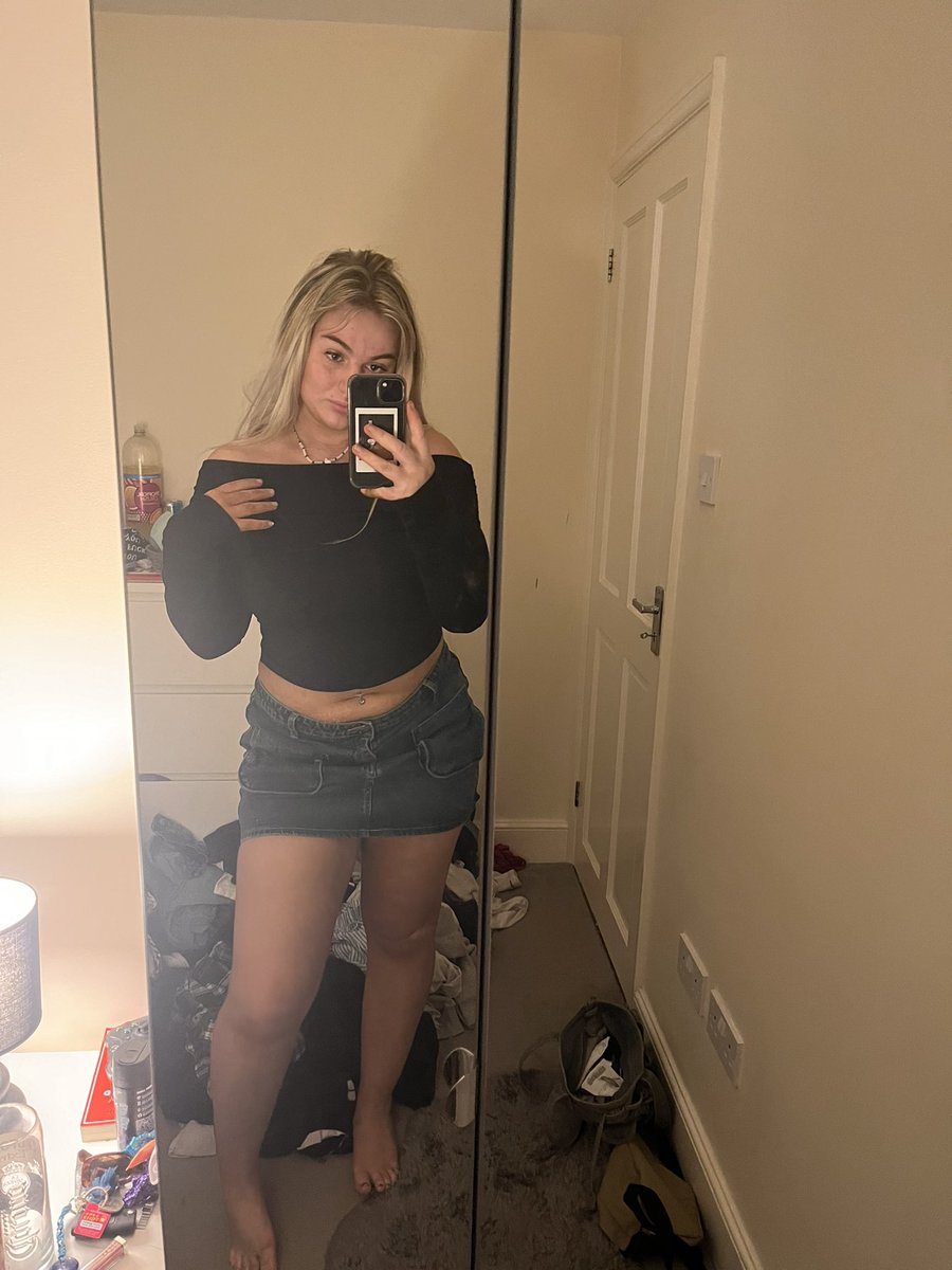 Elliebellaa03's tweet photo. Active #findom #paypig #subby https://t.co/BCBCk5vjGc