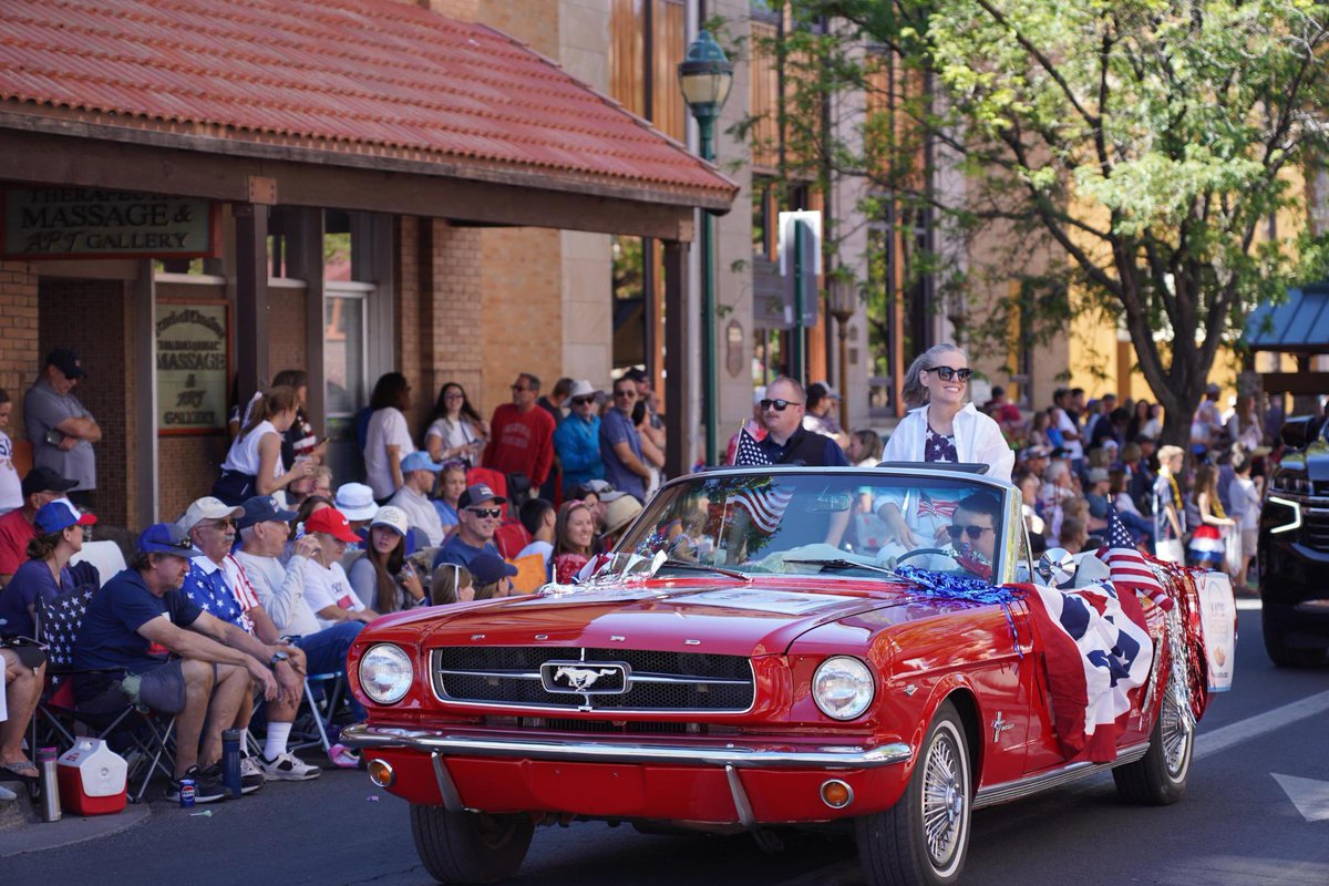 katiehobbs's tweet photo. A run, a parade, and a visit with the Coconino Democrats makes for a perfect Flagstaff 4th of July 🇺🇸 https://t.co/L6L7OEeWsy