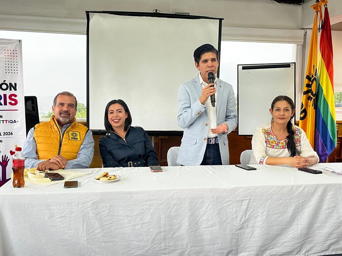 michoacan_prd's tweet photo. 🏳️‍🌈 El #PRDMichoacán impulsa la capacitación “Revolución Arcoíris” para fortalecer la formación política de las personas LGBTIQ+. Un logro de la reforma al Código Electoral que garantiza recursos para la capacitación y una participación más incluyente y ciudadana. #Michoacán https://t.co/FMZe94IQAT