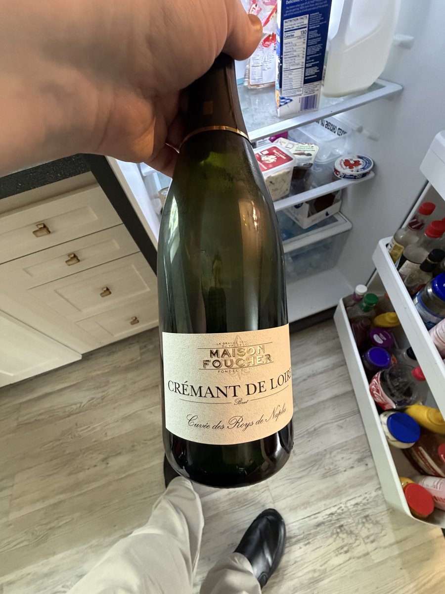 Paulone's tweet photo. I only drink French champagne in a red solo cup on Independence Day. To honor our French allies during the revolutionary war. —-the red solo cup is fer -Merica https://t.co/gjRa70YPCd