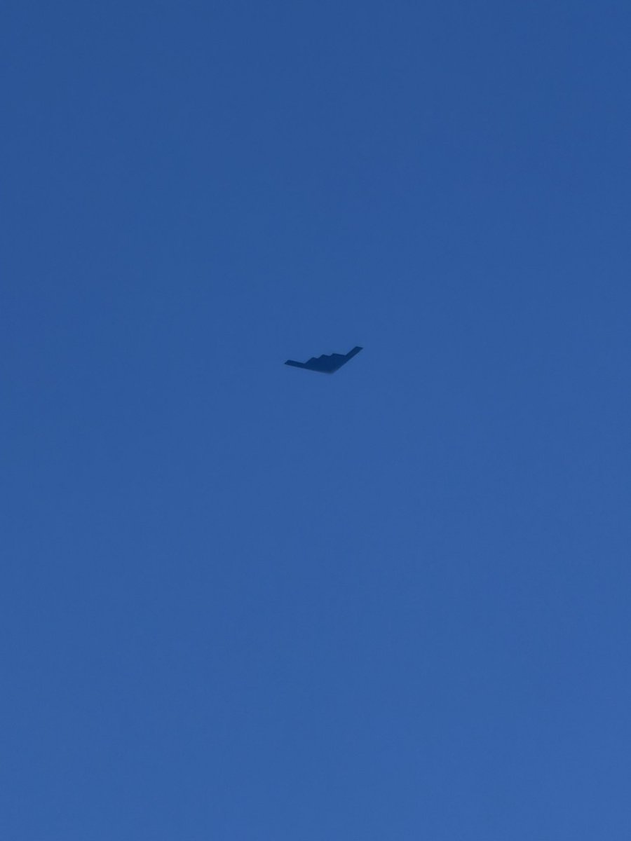 BigRojo37's tweet photo. Over St Michaels, Maryland (Talbot County). Saw some B2, B1 and about 20 f-18. https://t.co/AFossItVID