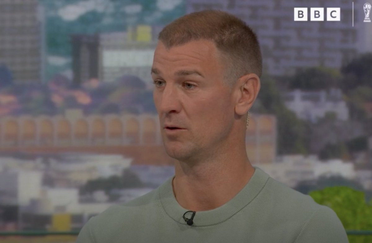 _BeFootball's tweet photo. 🚨🚨 LES TERMES DE JOE HART :

« Cette équipe du Paraguay était UNE HONTE ABSOLUE ! 🤮

Je traînerais mes coéquipiers dehors s’ils jouaient comme ça, je ne voudrais JAMAIS, JAMAIS gagner un match en jouant comme ça et l’arbitre ÉTAIT UNE HONTE ABSOLUE ! »

(BBC) https://t.co/FOcqjlJJEK