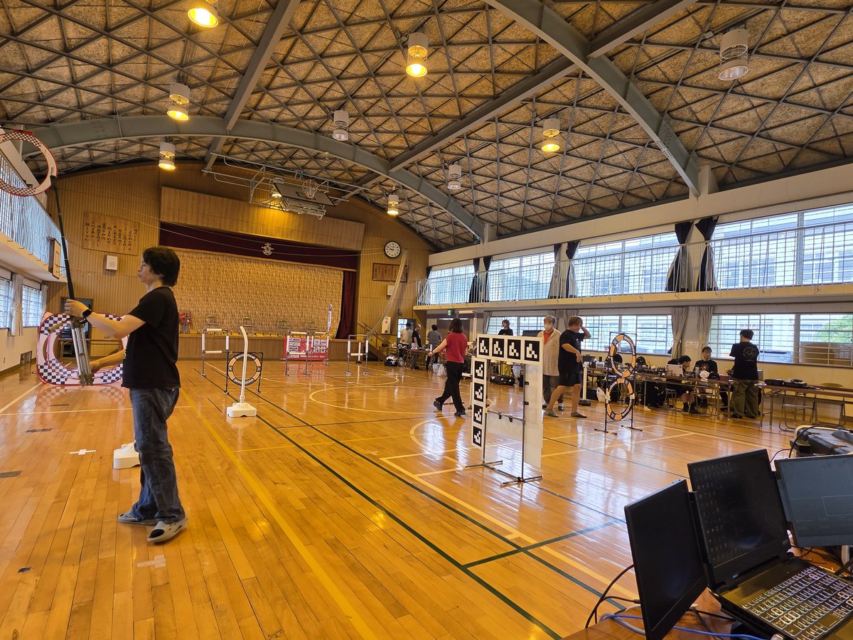 Kima_FPV's tweet photo. おはようございます😊
WTW京都全国予選の実況MCやりに来とります🎤

只今準備中💪

盛り上がるとええなぁ😁

おっ❗シゲGやんけ❗笑笑
@shigeGfpv https://t.co/NPt2E8jRBx