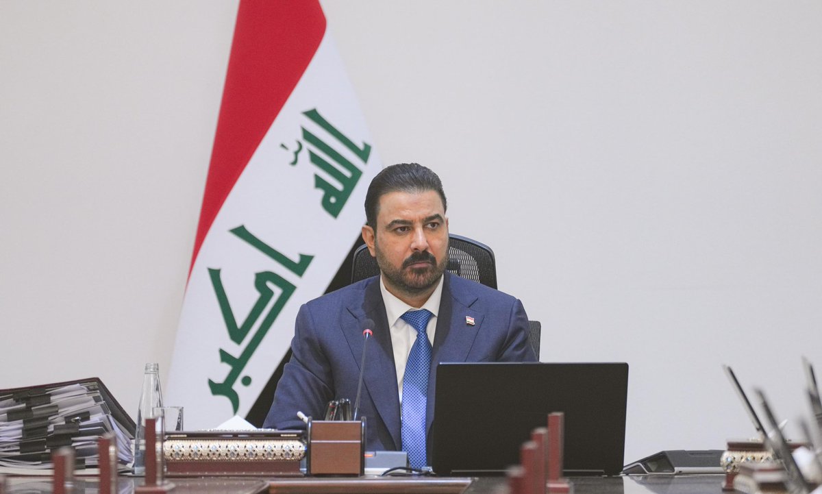 IraqiPMO's tweet photo. يهيب رئيس مجلس الوزراء السيد علي فالح الزيدي بالمواطنين كافة، الإخبار عن الأصول والأموال العامة المتحصلة من جرائم فساد، للإسهام في كشفها واستردادها وإعادتها إلى الدولة، وذلك انطلاقاً من المسؤولية الشرعية والأخلاقية والوطنية، وحرصاً من سيادته على المال العام وحمايته، التزاماً بما جاء في البرنامج الوزاري.

وقد وجّه سيادته بمنح نسبة مالية مجزية للمخبرين وفقاً للقانون، تثميناً لدورهم الوطني، ودعماً لجهود مكافحة الفساد وحماية الأموال العامة، وسيتم الإعلان لاحقاً عن الرابط الخاص للتواصل من خلاله لهذا الأمر.