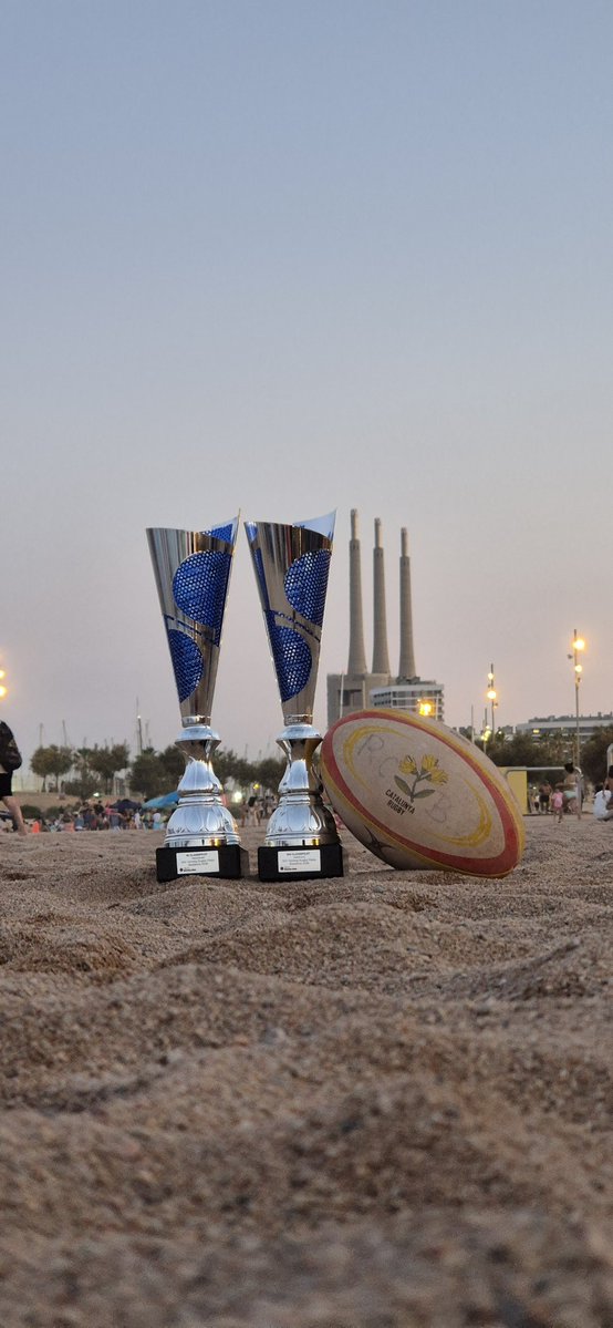 avrfcb's tweet photo. Felicitem els equips de les Rauxes i Veterans, al proclamar-se Campions del XXVè Torneig Internacional de Rugbi Platja 7'S, en les seves categories.

Agraïm la bona organització a @RugbyBadalona i @AjBadalona 

@FCBarcelona 
@BarcaAmateurs 
#fcb
#barçarugby 
#barcelona https://t.co/CzUk9DvWNS
