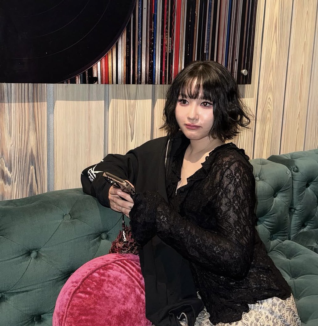Siyeonswekwek's tweet photo. Siyeon https://t.co/gg99N7aZ6A