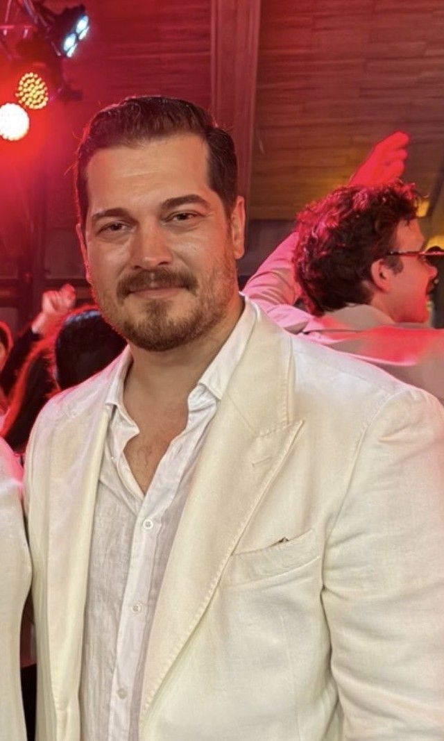 dizianaIiz's tweet photo. Çağatay Ulusoy'dan yeni kare. https://t.co/whPo2oWut0
