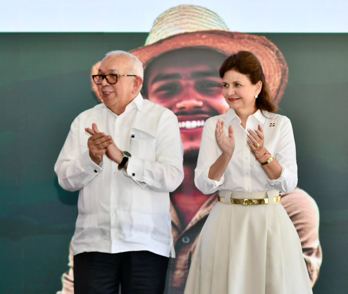 bagricolaRD's tweet photo. Hoy dimos un paso trascendental para seguir asegurando el relevo generacional del campo dominicano con el lanzamiento de Campo Joven 2.0, encabezado por la vicepresidenta de la República, Raquel Peña.

Esta nueva etapa fortalece el programa con la ampliación de su fondo, su conversión en un fondo revolvente para garantizar su sostenibilidad e incorpora nuevas oportunidades de formación especializada e intercambio internacional para la juventud rural.

Seguimos sembrando oportunidades para que más jóvenes hagan del campo su proyecto de vida y contribuyan al desarrollo agropecuario de la República Dominicana. 🌱

#CampoJoven2 #BancoAgrícolaRD #JuventudRural #AgriculturaRD