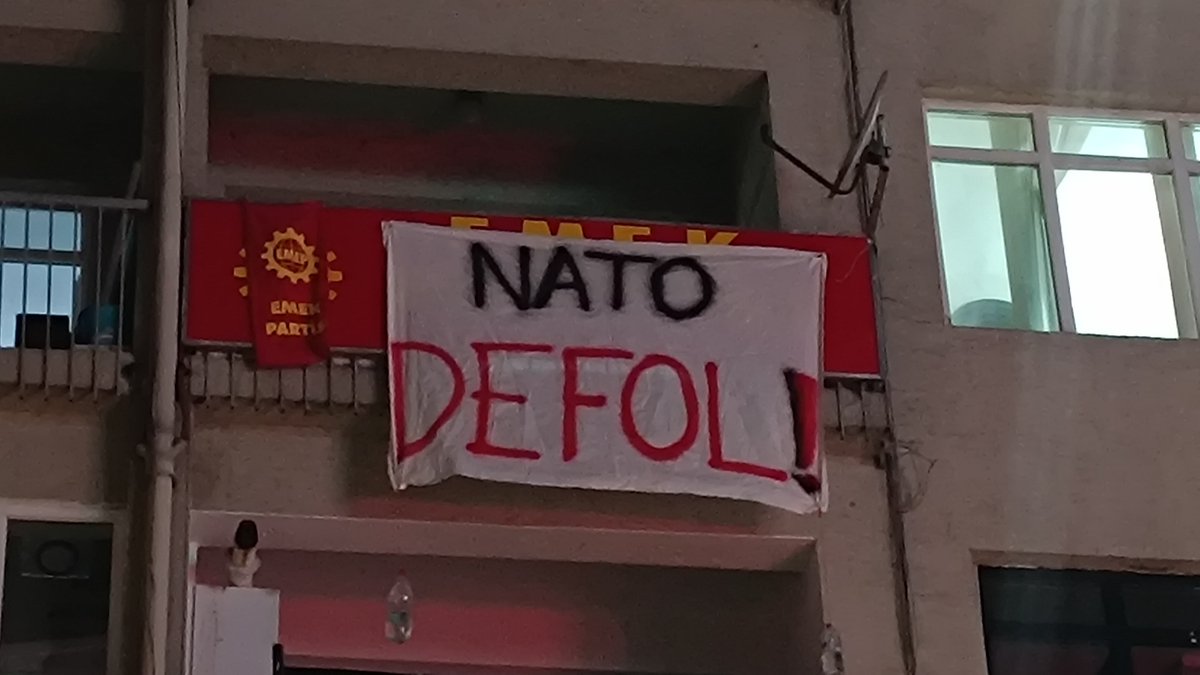 emepeskisehir's tweet photo. NATO defol! https://t.co/hfkmBbKtzL