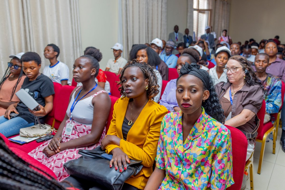 OPDD_Burundi's tweet photo. L'#UA et le Ministère de l'Éducation Nationale ont décerné, ce 4 juillet 2026, un prix à S.E. @Burundi1stLady , au nom de la Fondation Bonne Action Umugiraneza, en reconnaissance de son engagement remarquable en faveur de l'éducation des filles et de l'autonomisation des femmes. https://t.co/BACKAM0zro