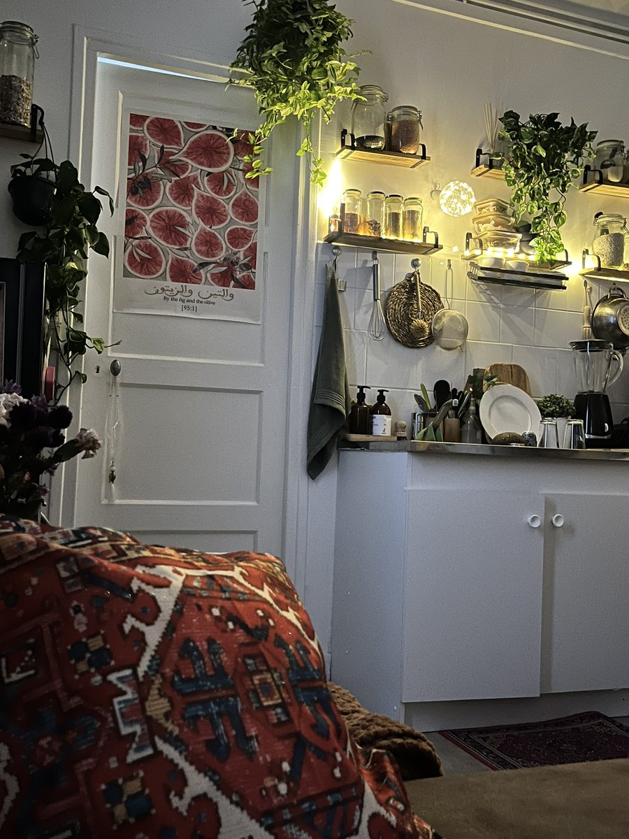 missakmanu's tweet photo. Petit appartement d’une femme de 34 ans https://t.co/mH2bjGyxM3