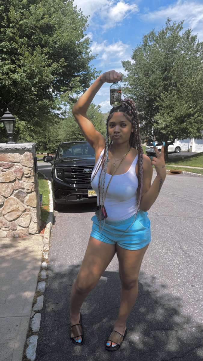 SPOILEDBITCH15's tweet photo. My hoe ass outside again who wants to fuck me #foryoupage #slut #dogbitch #pyteen https://t.co/xUpMt0KCcm