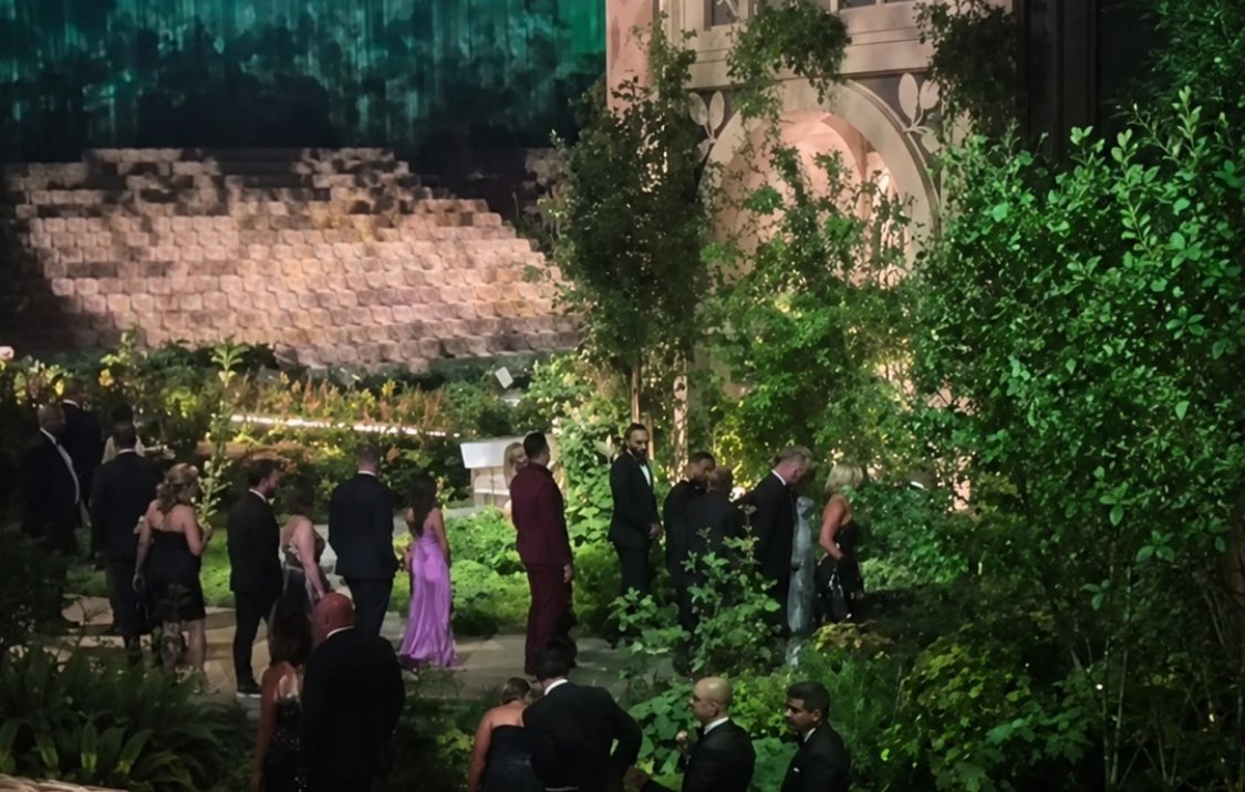 POPSOURCES12's tweet photo. 🚨💍| Update! New photos inside Taylor Swift &amp; Travis Kelce’s Wedding at Madison Square Garden in New York City! #taylorswift #Taywedding #traviskelce https://t.co/6bw9pJEKxf