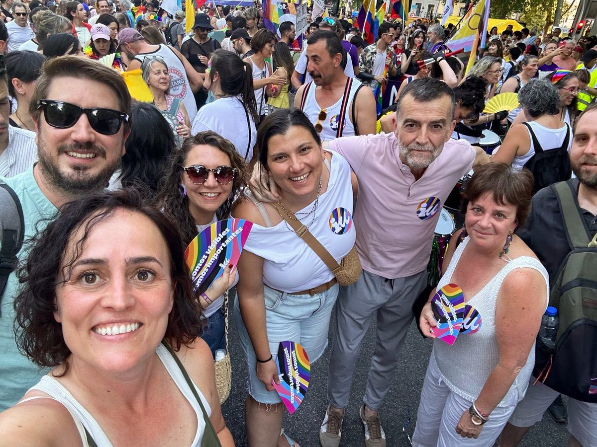 AidaCast's tweet photo. 🏳️‍🌈 Derechos, memoria y mucho orgullo.

Volvemos a llenar las calles para defender una sociedad libre, diversa y con derechos.

Ni un paso atrás frente al odio. https://t.co/i7LAm0y23P