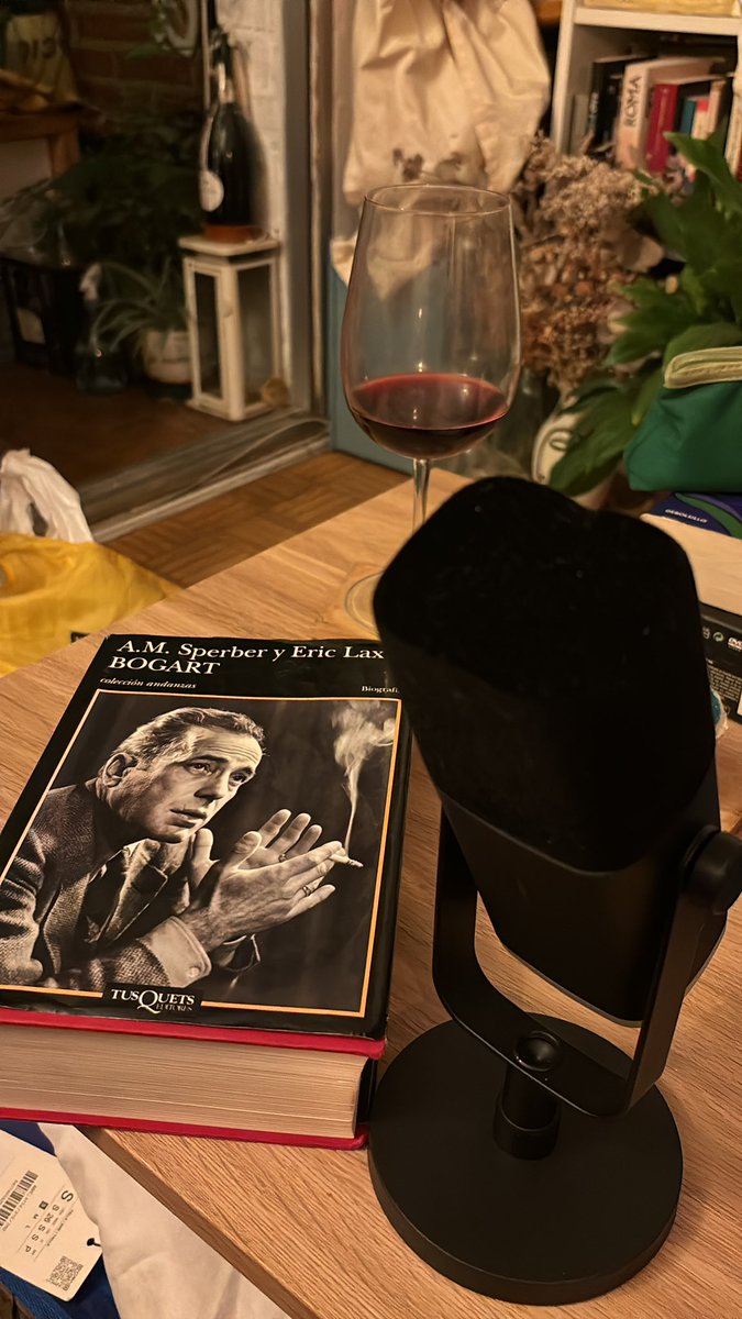 rau_lista's tweet photo. Noche @noches_aticas #Bogart https://t.co/uE54XqGhxY