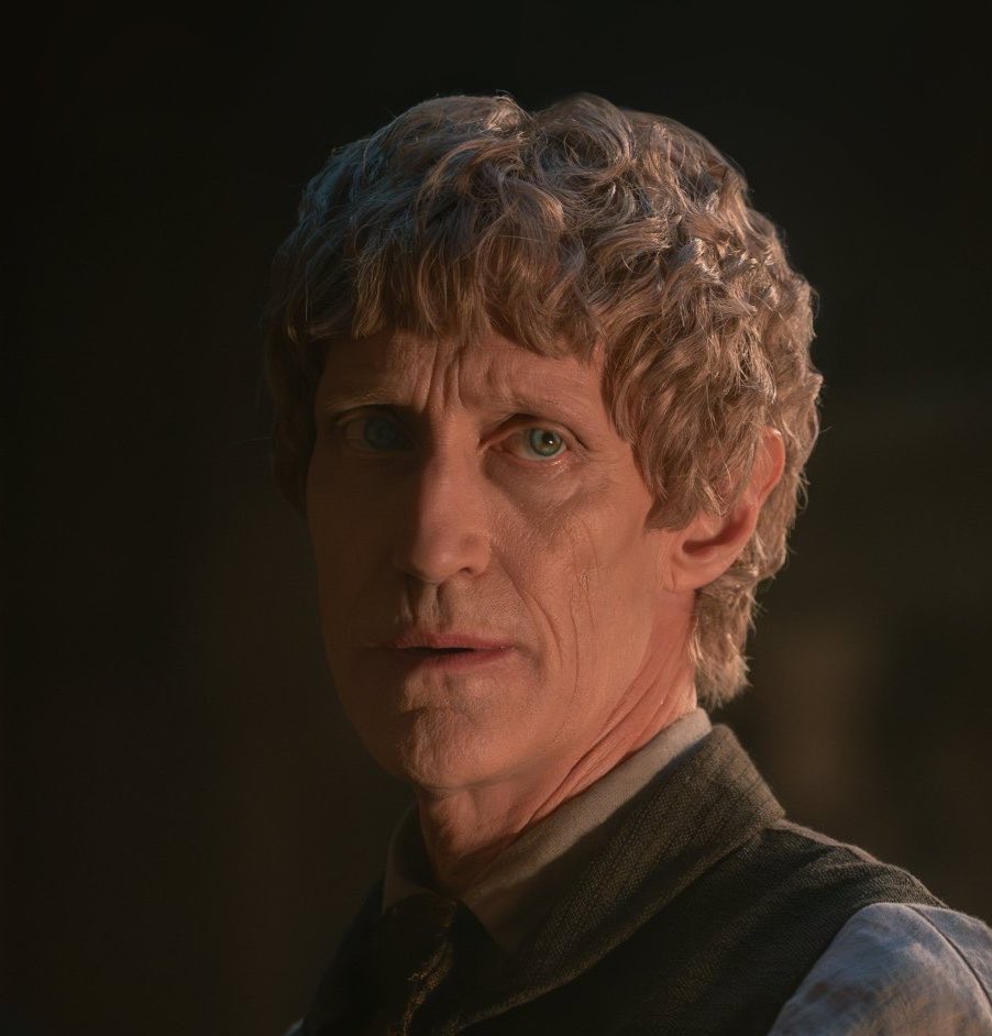 manuli772's tweet photo. #tvlspoilers In the books Marius has long hair and resembles Lestat. In the show Daniel is old and has curly short hair, like Marius. 
The writes are totally going to take advantage of their slight physical resemblance in the next seasons for Armand’s arc, I can feel it :) https://t.co/4MKoECBGRF