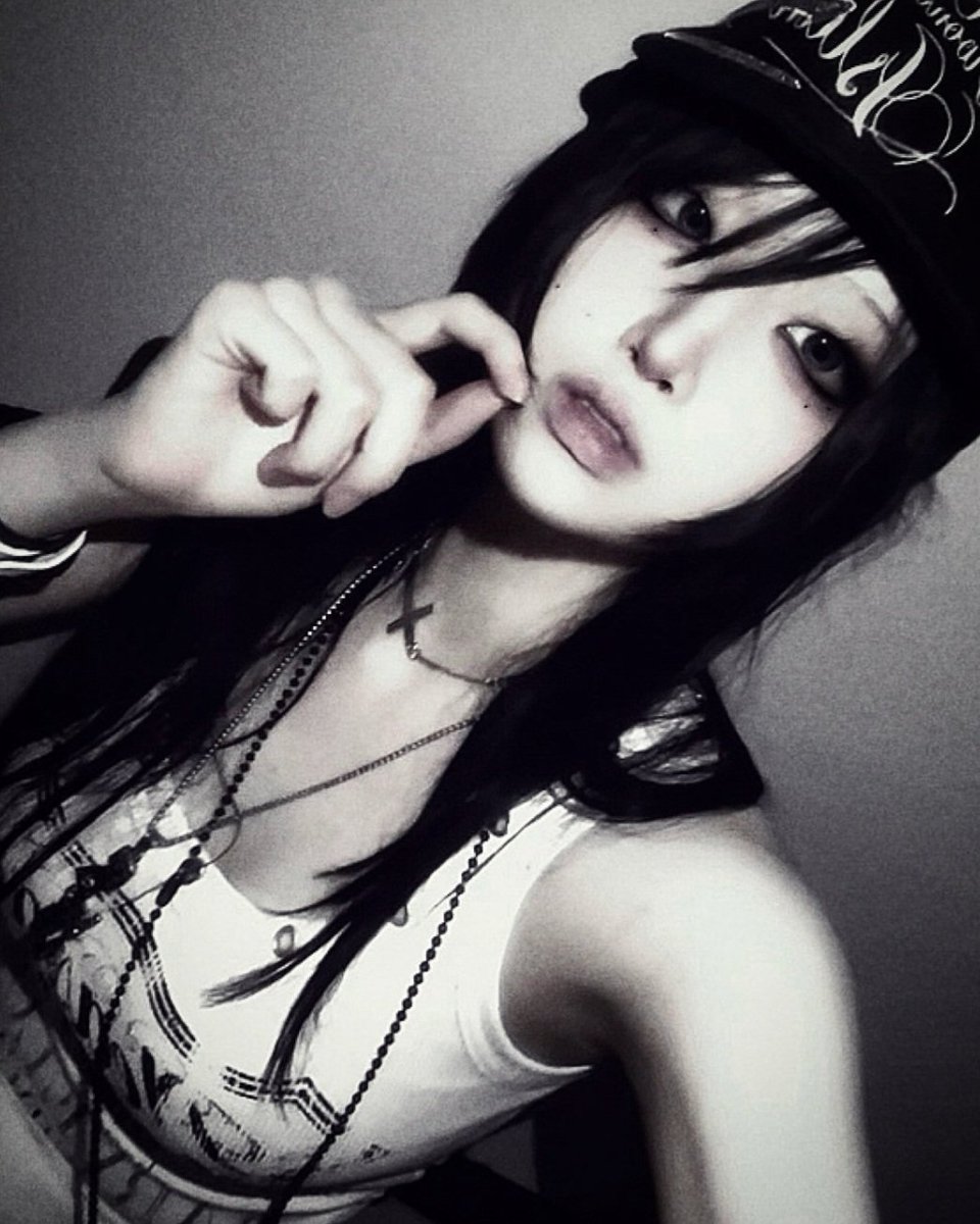 bacteriaichigo's tweet photo. 니여친지나간다 듣던 시절이 있었지... https://t.co/tbYzVs6nbO