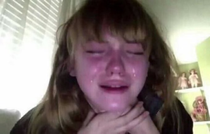_followthemoon's tweet photo. i 😭 think 😭 of 😭 you 😭 as 😭 a 😭 brother, 😭 an 😭 uncle, 😭 and 😭 a 😭best 😭 friend 😭 HARRY STYLES YOU’RE SO LOVED https://t.co/tYW3X3fbzu