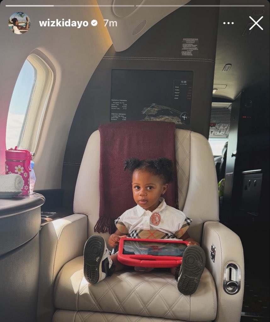 TheDamiForeign's tweet photo. Chai! Morayo too fine! Wizkid sabi make beautiful songs and beautiful kids too😂🦅 https://t.co/AxorjYDtQc
