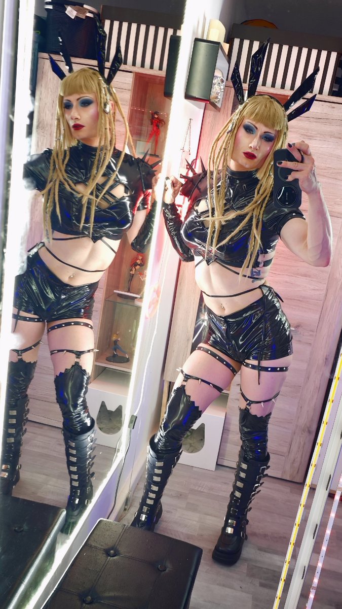 JLithoe's tweet photo. I’ve delighted you with many cosplays, and there are sure to be more to come. I hope you look forward to this variety alongside the crossdressing looks.

#cosplay #crossdressing #makeupskills #miccostumes https://t.co/5GGT7KME8G